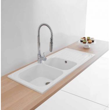 Lavello da cucina con due vasche e scolapiatti. Riferimento 7071